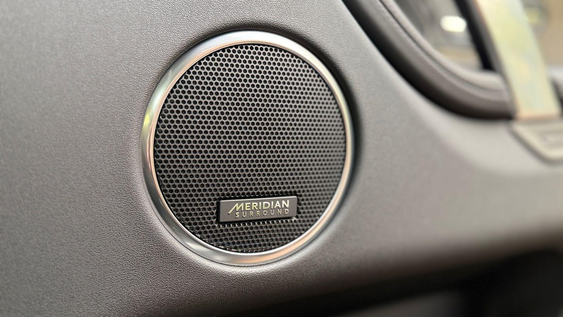 Land Rover Discovery Sport view 24