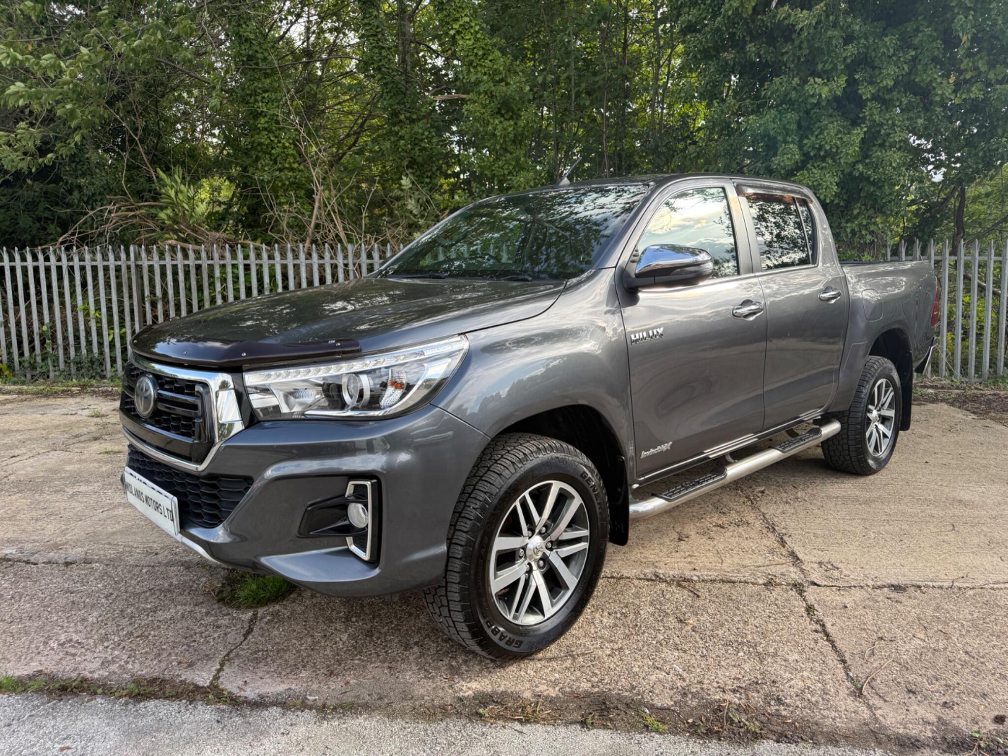 Toyota Hilux view 6
