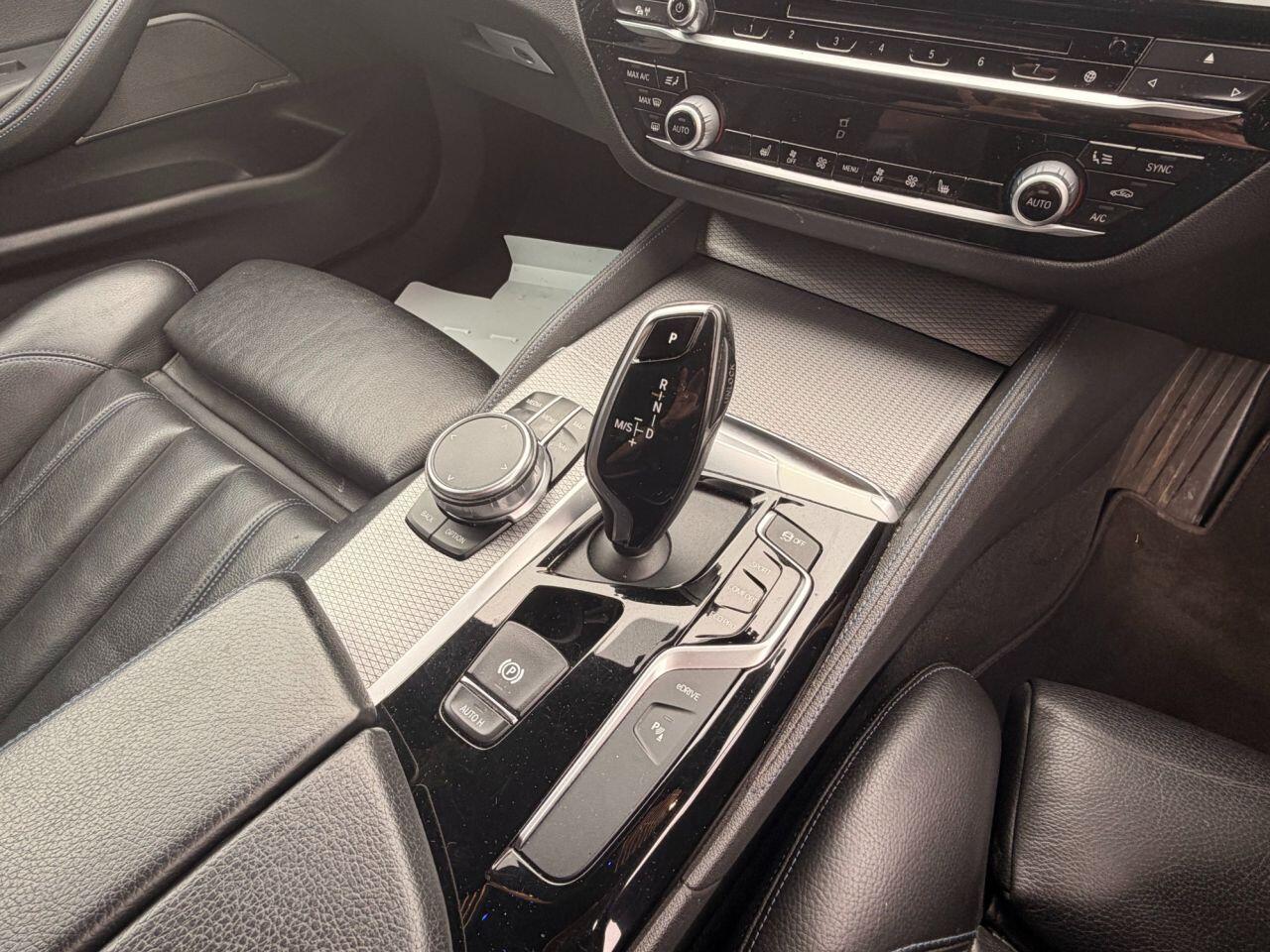 BMW 5 Series view 21