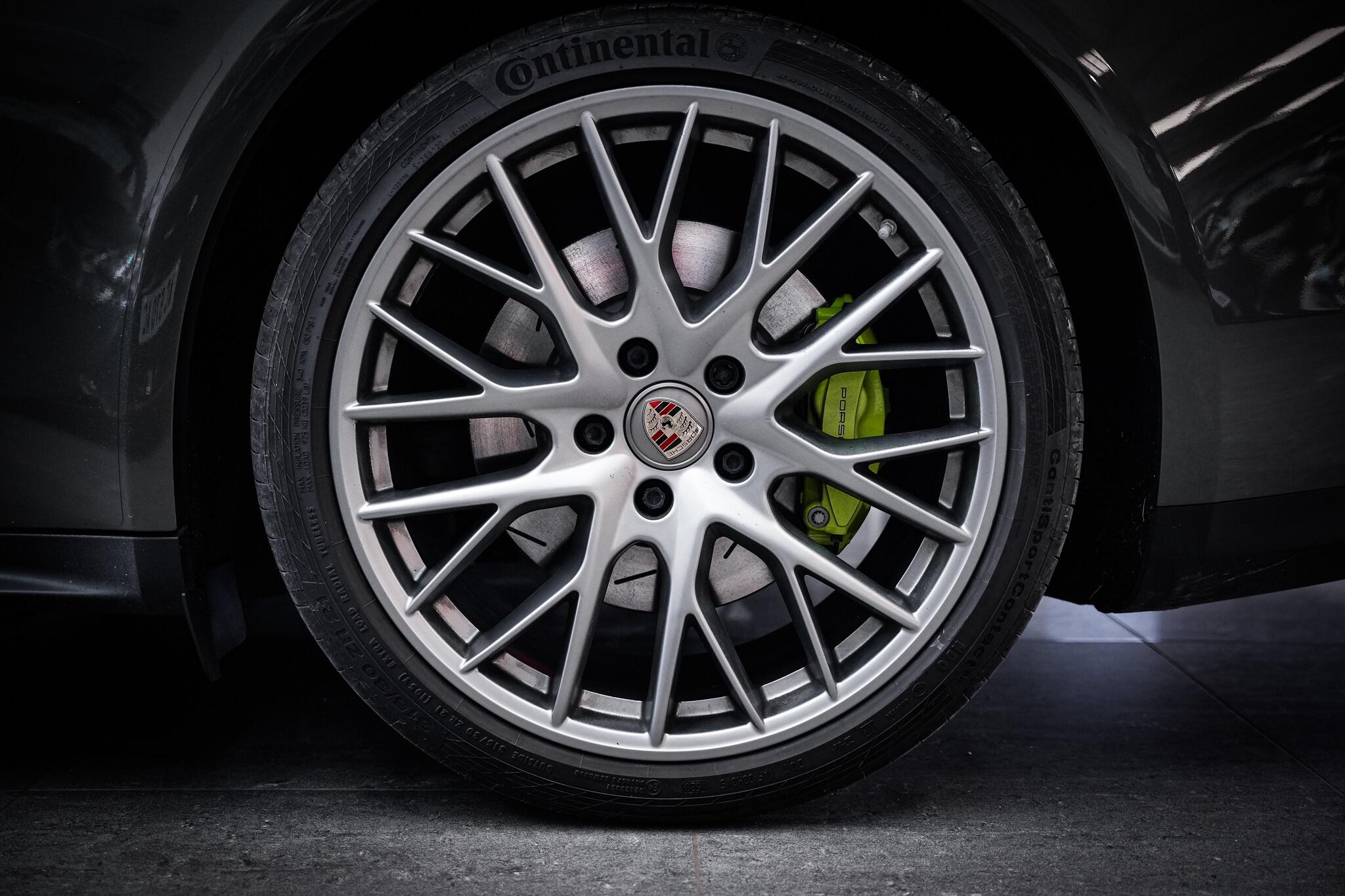 Porsche Panamera view 29