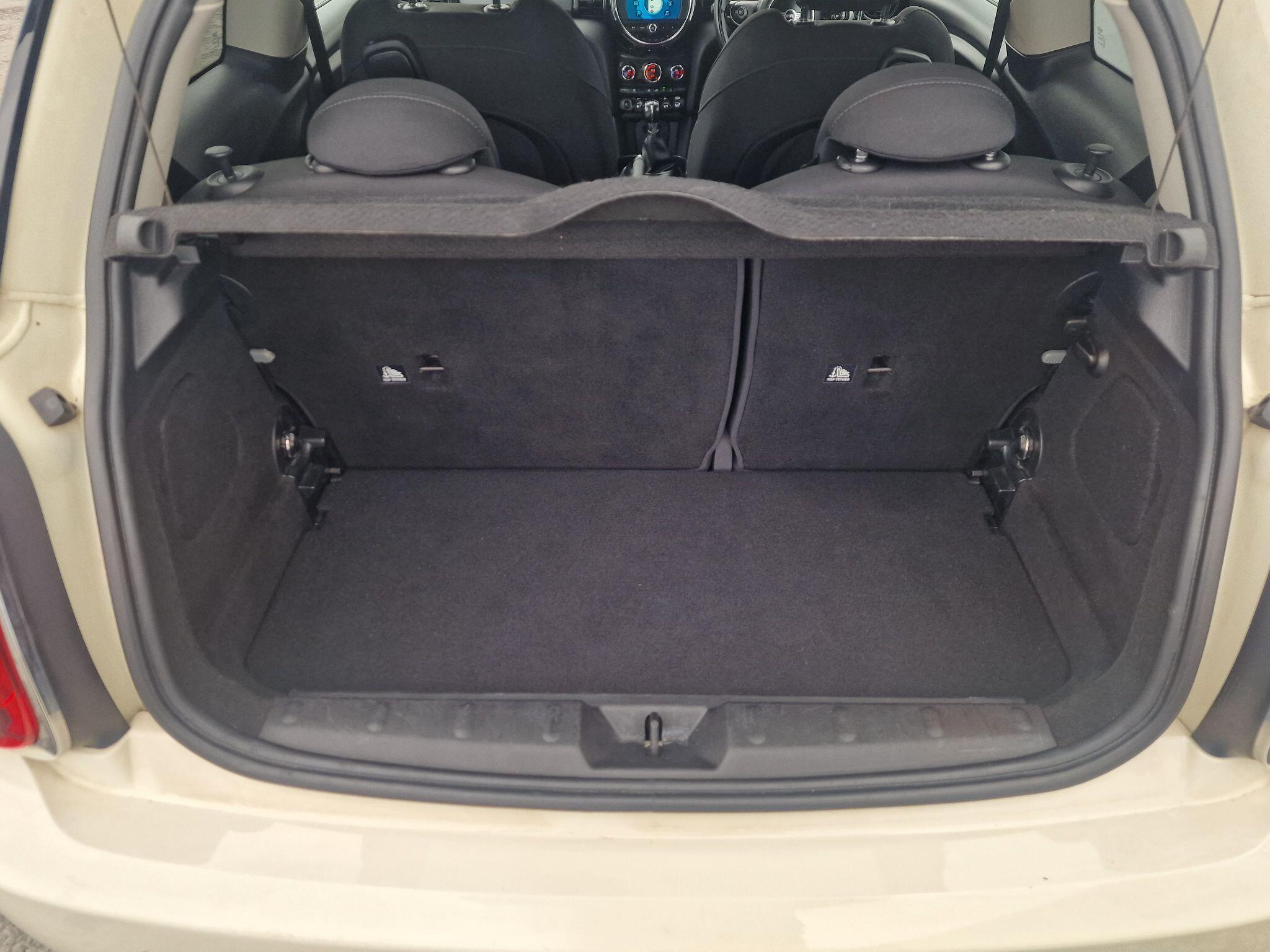 MINI Hatch view 20