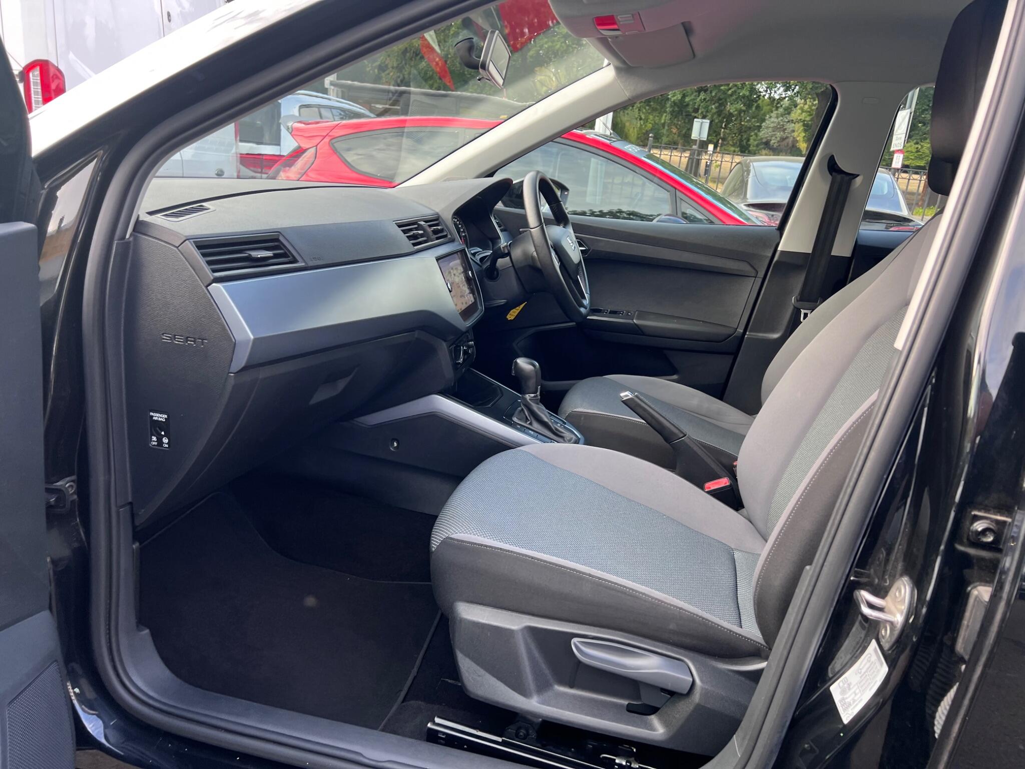Seat Arona view 38