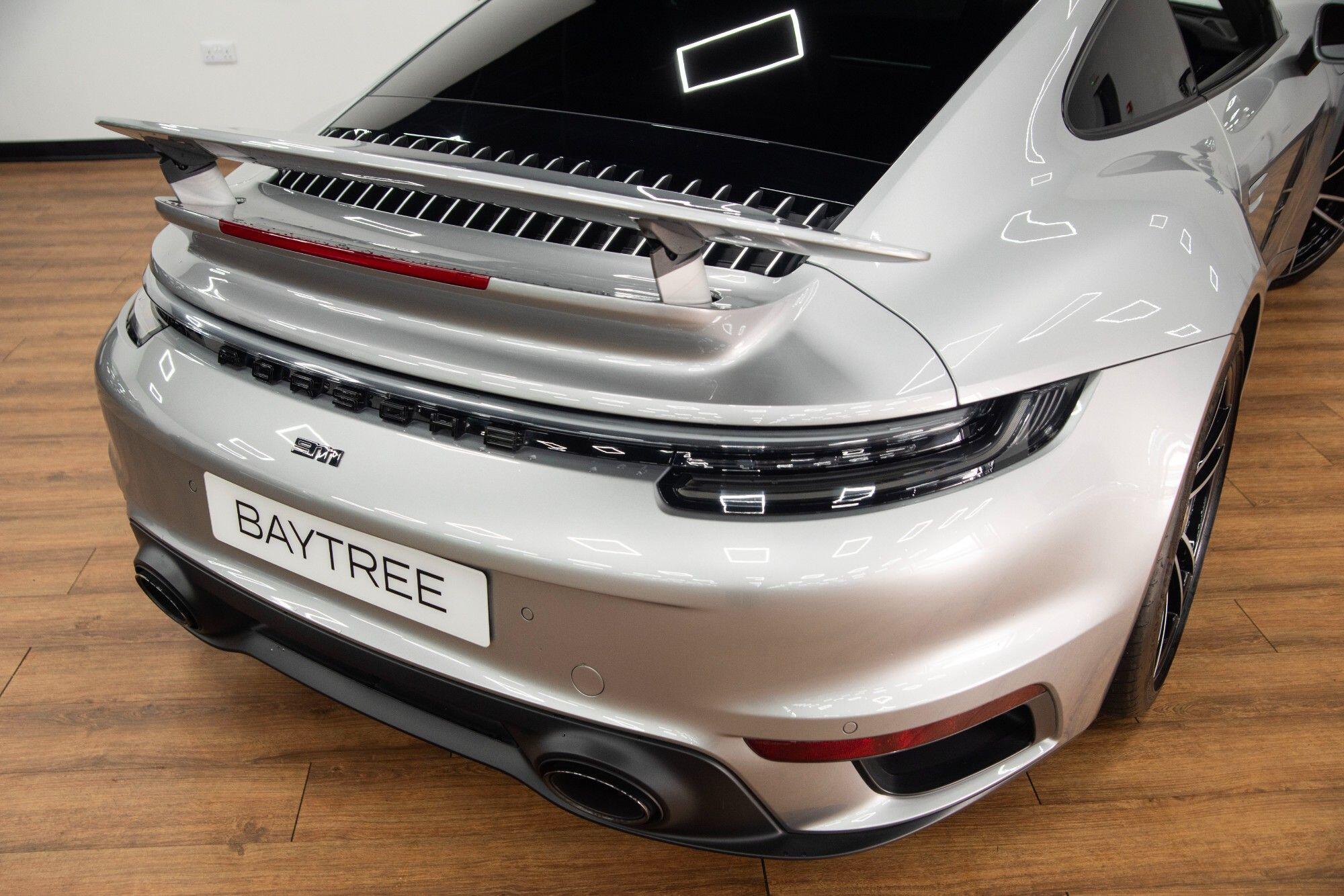 Porsche 911 view 19