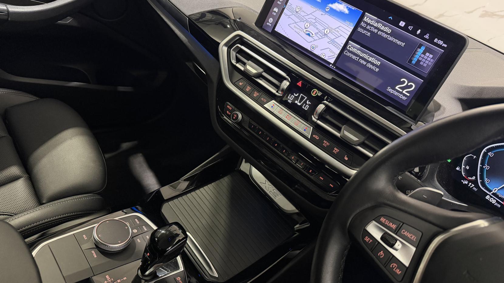 BMW X3 view 25