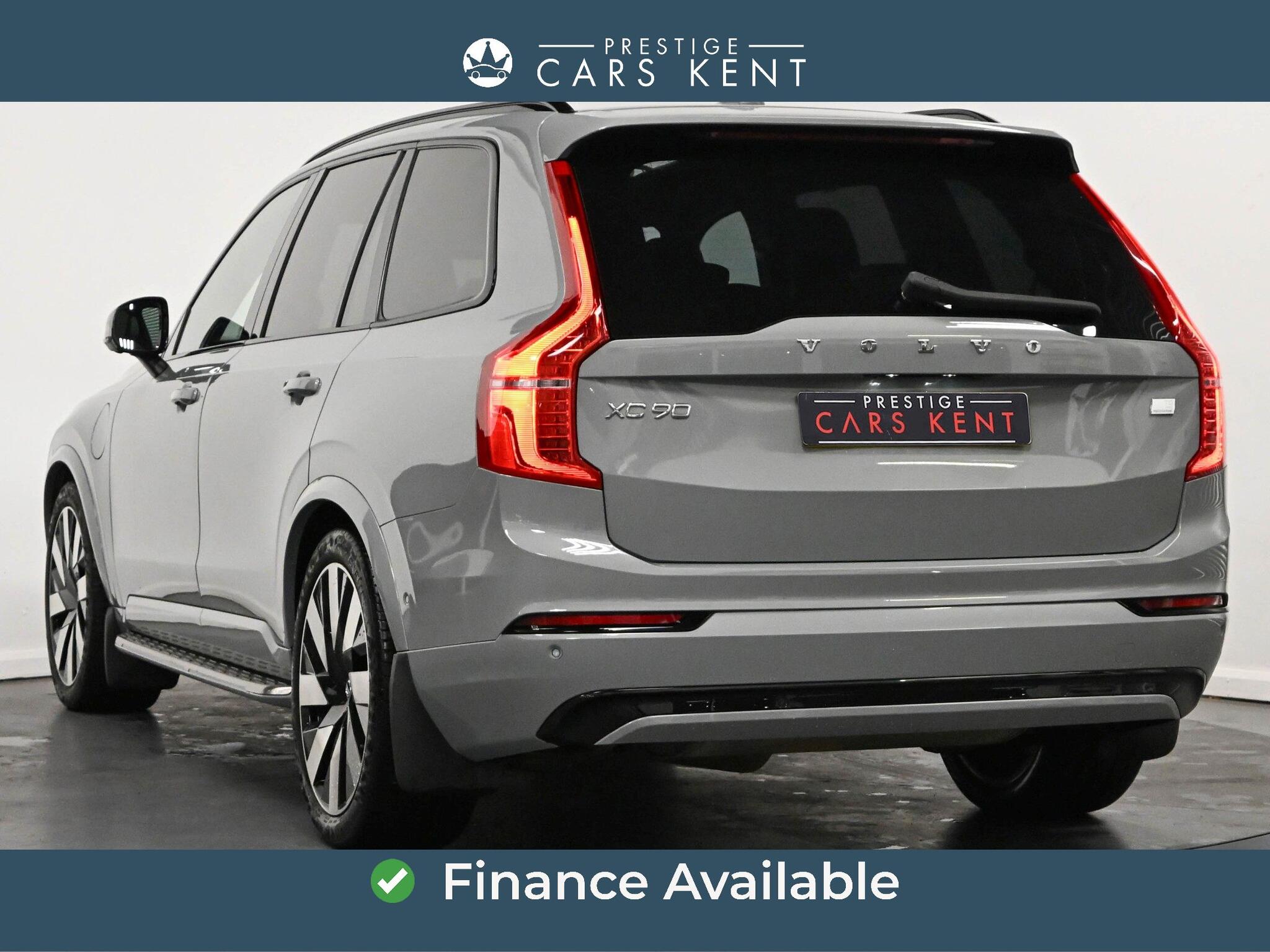 Volvo XC90 view 3