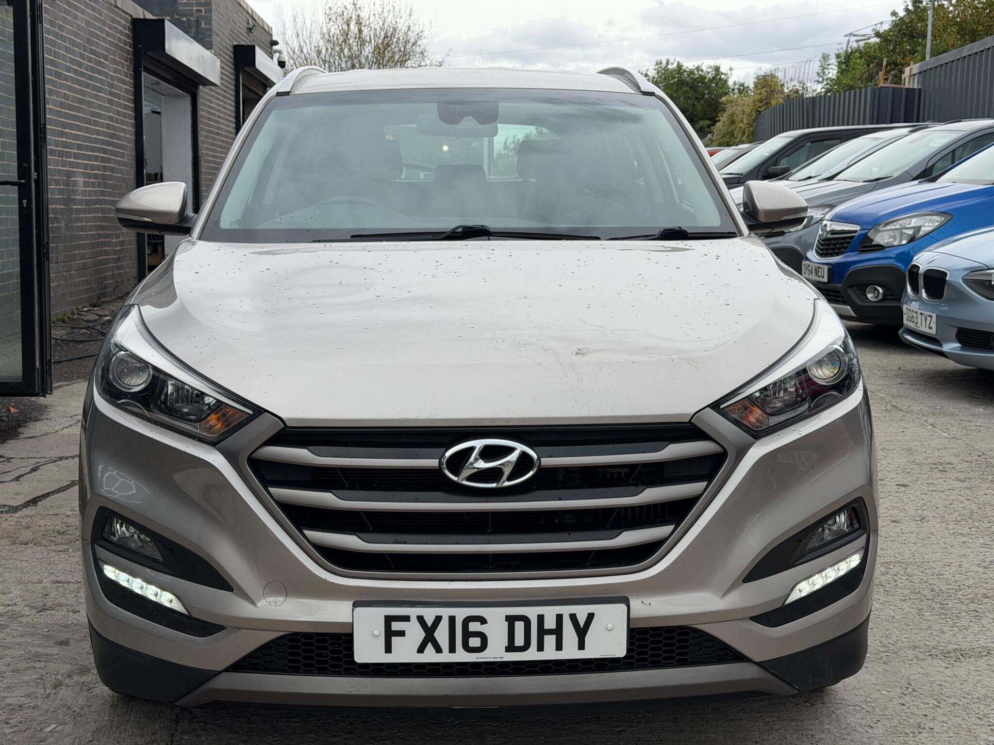 Hyundai Tucson view 2