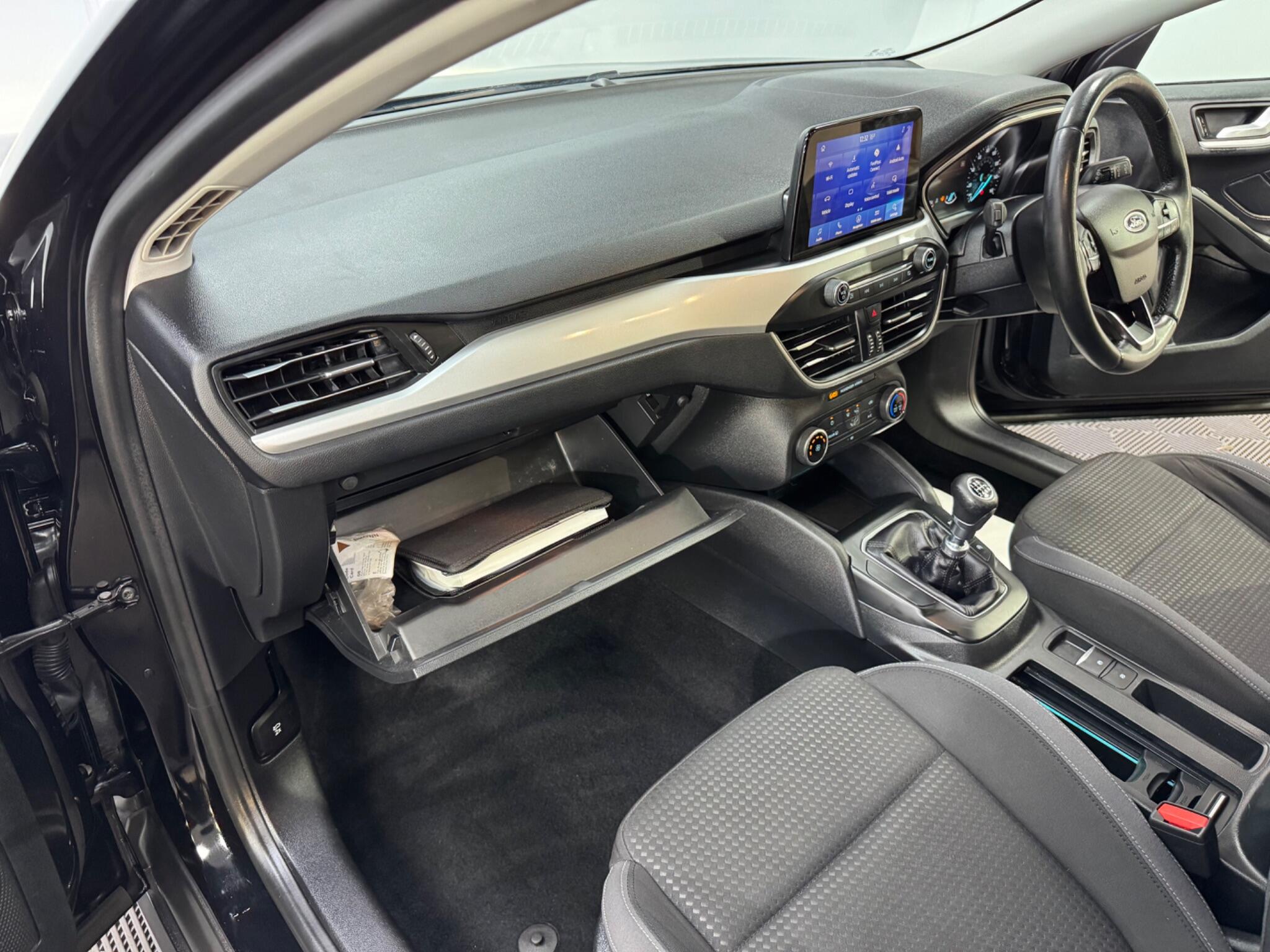 Ford Focus view 43
