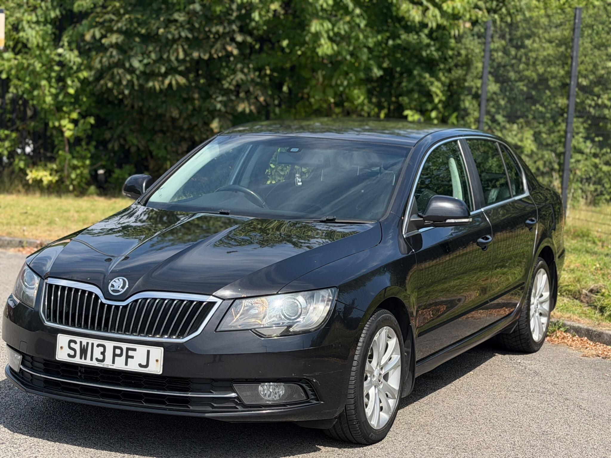 Skoda Superb view 3