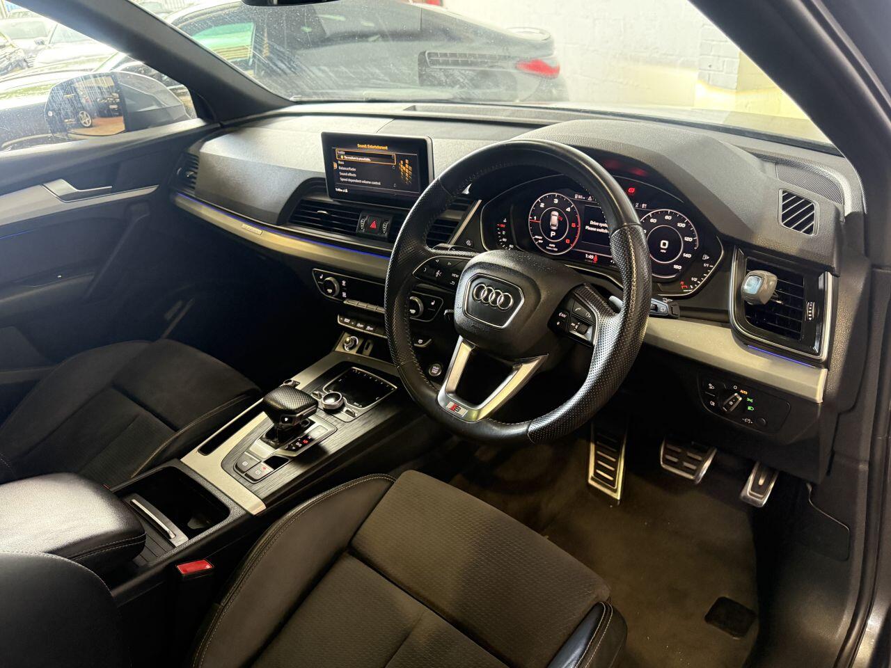 Audi Q5 view 28