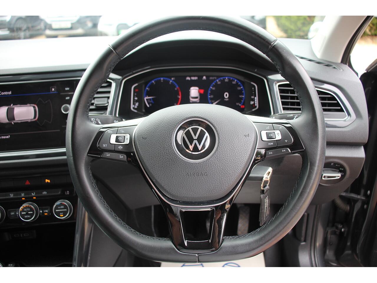Volkswagen T-Roc view 30