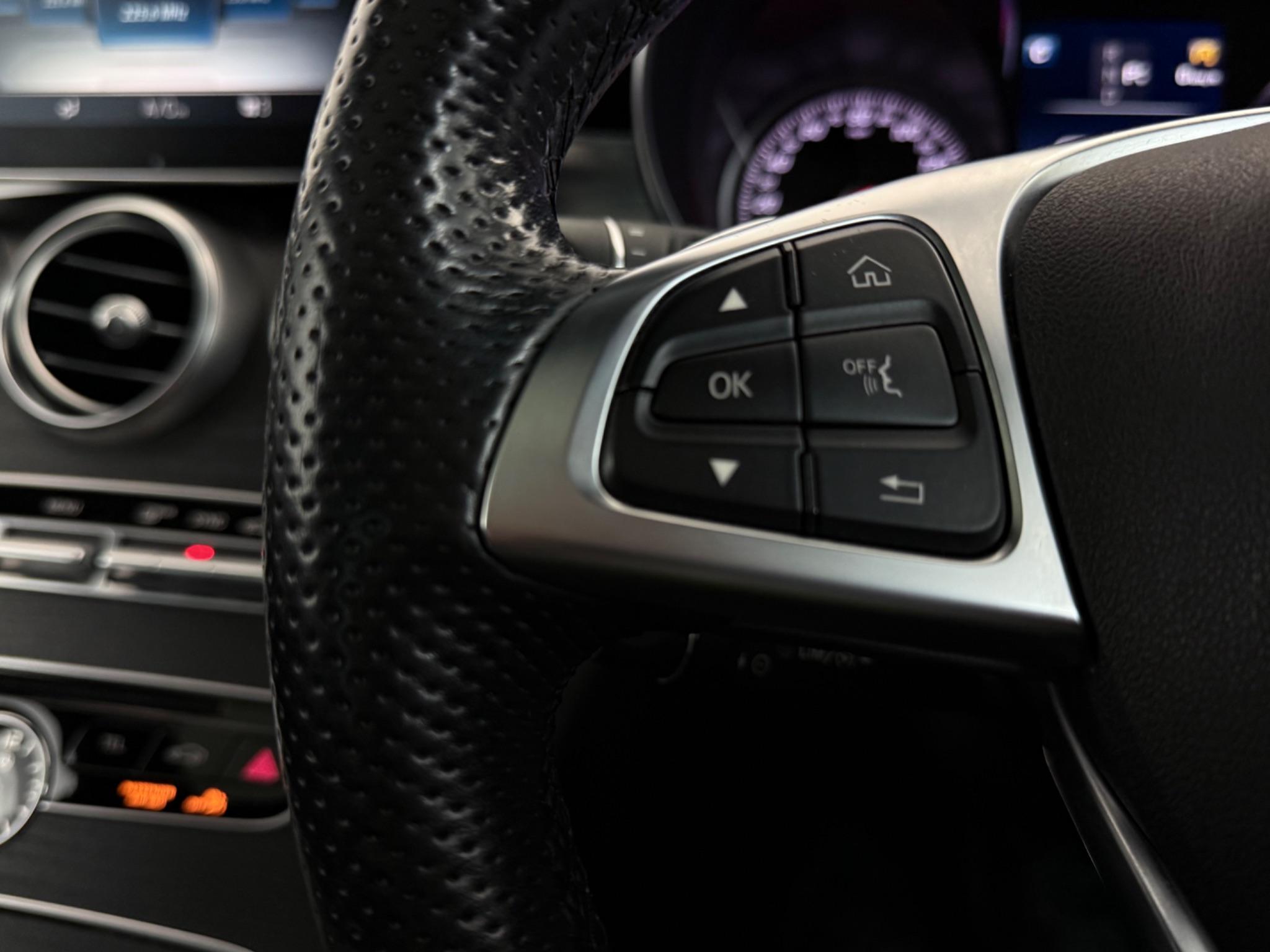 Mercedes-Benz C-Class view 18