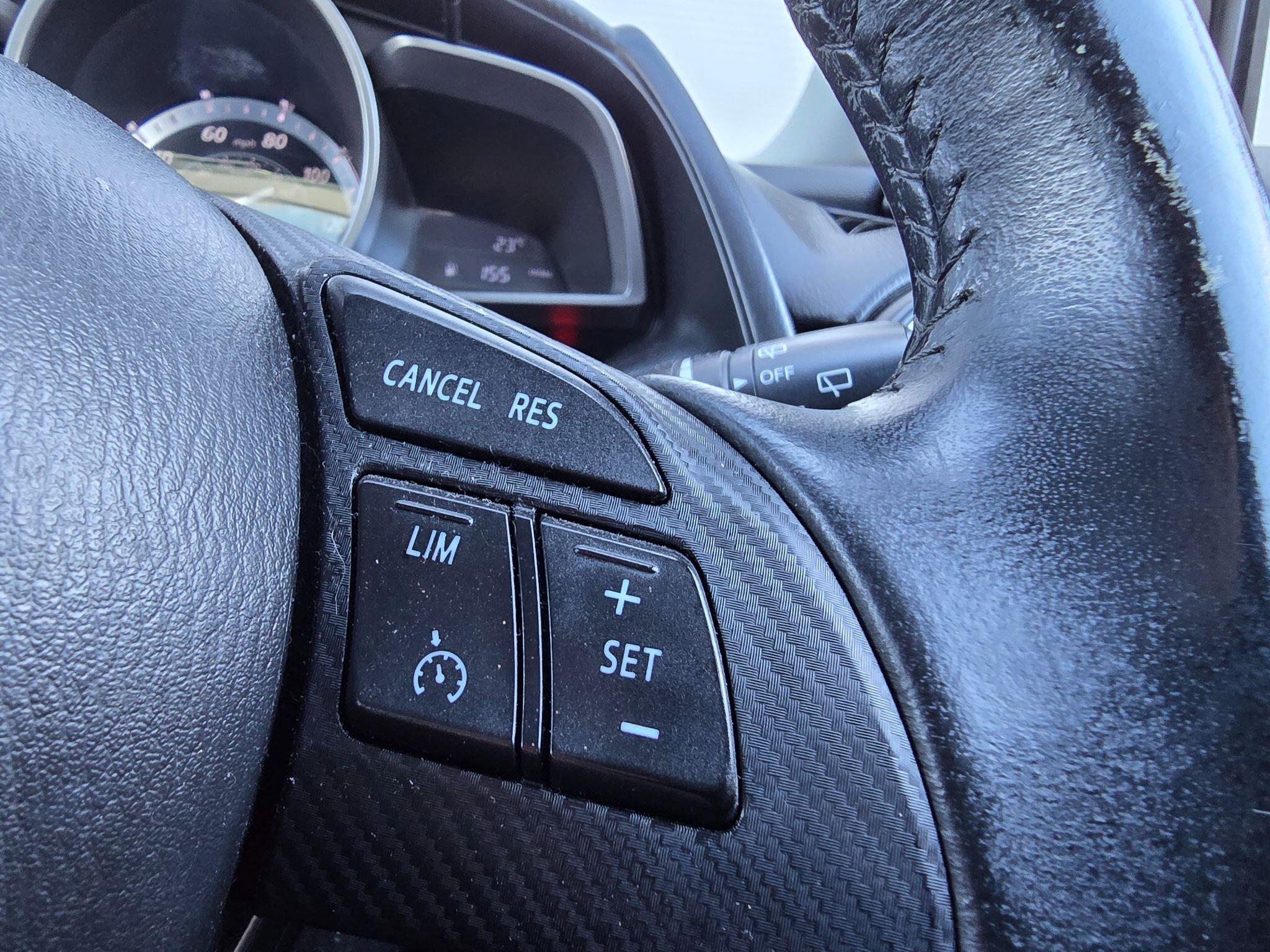 Mazda Mazda2 view 17