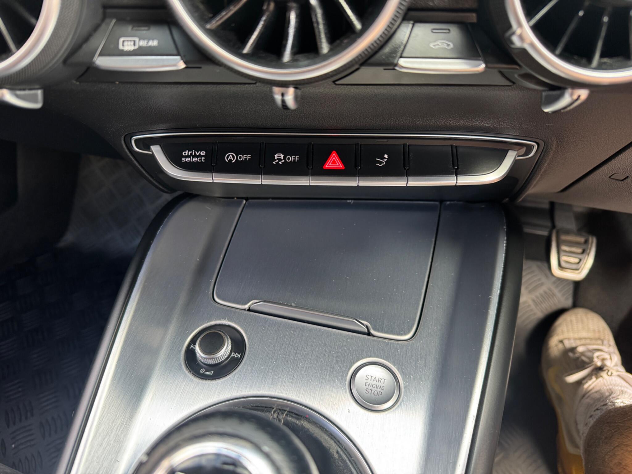 Audi TT view 27