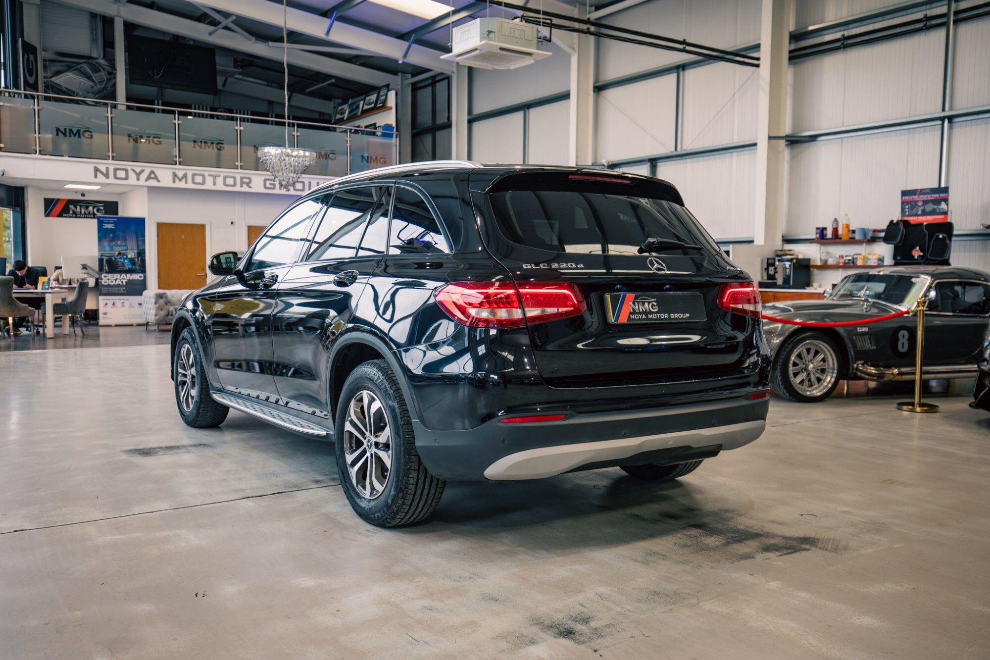 Mercedes-Benz GLC view 30