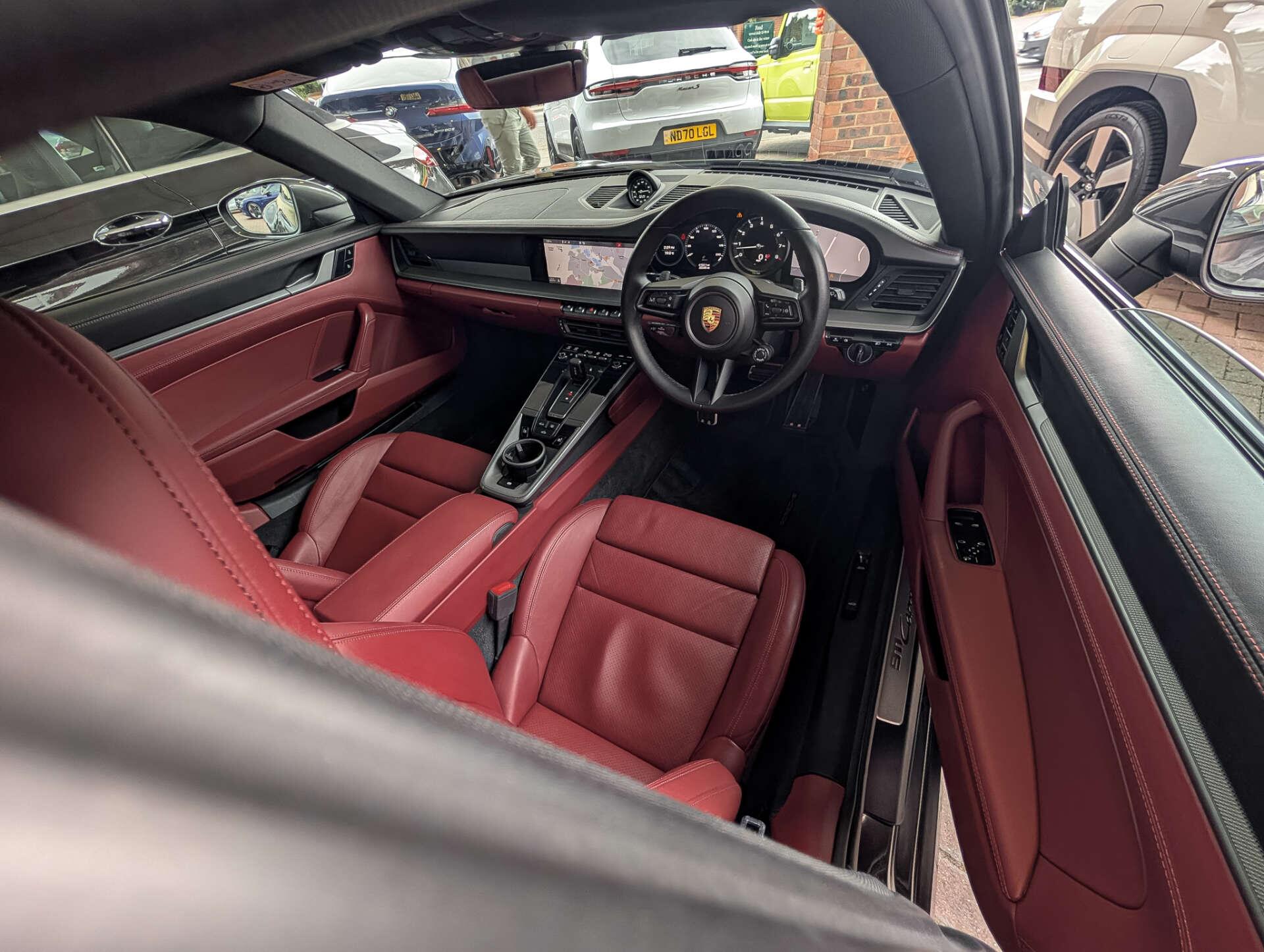 Porsche 911 view 23