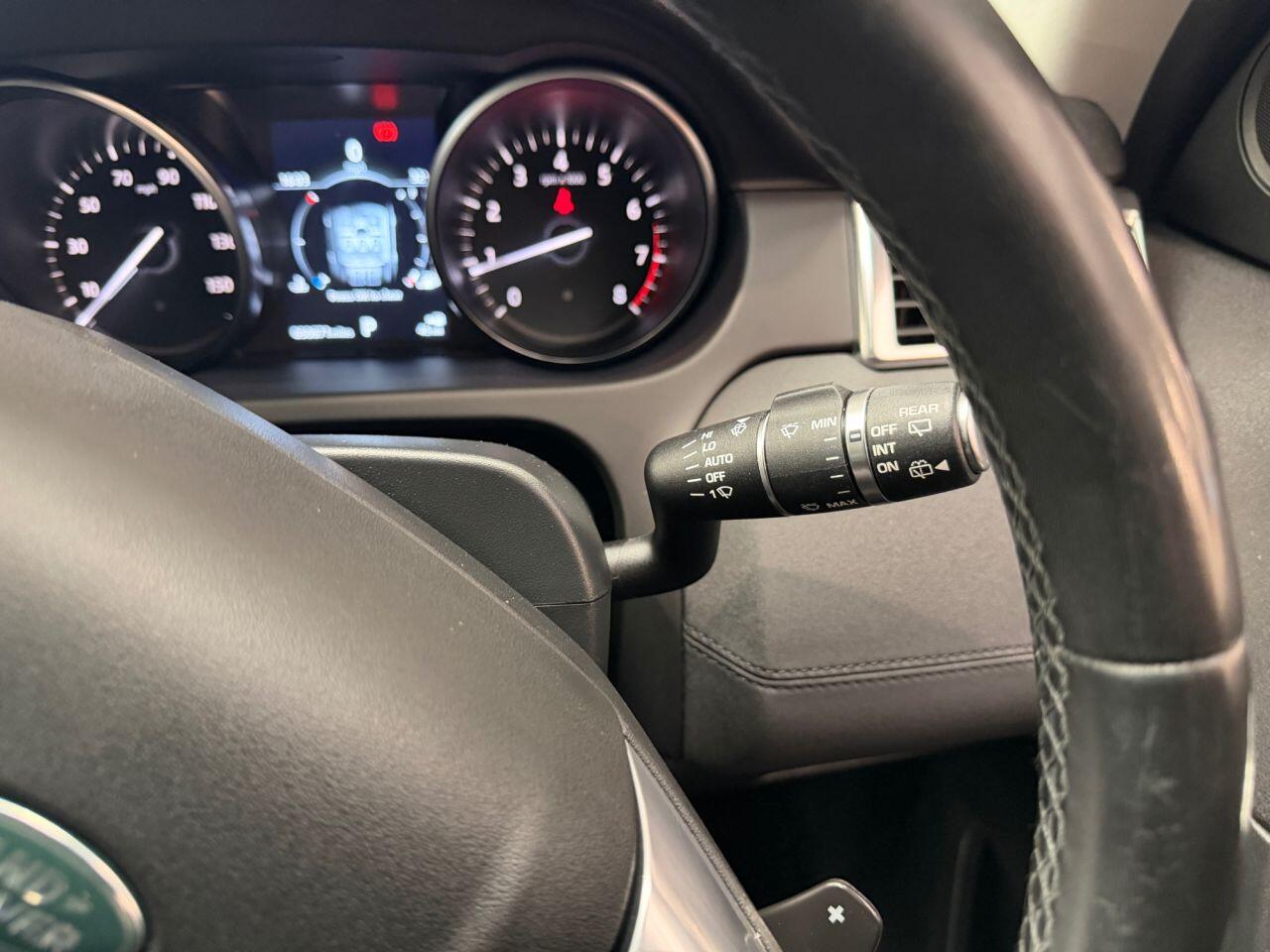 Land Rover Discovery Sport view 32