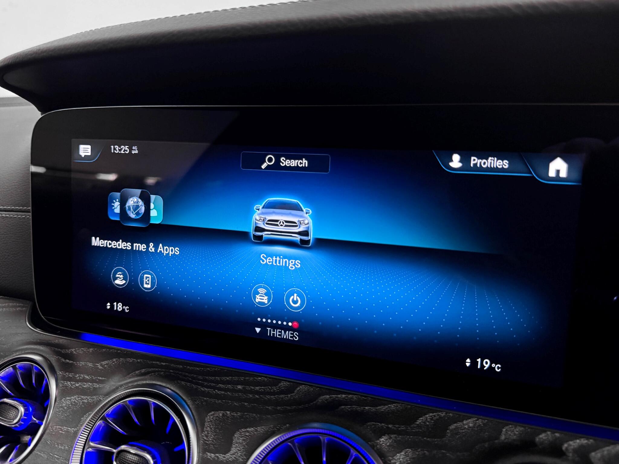 Mercedes-Benz E-Class view 41