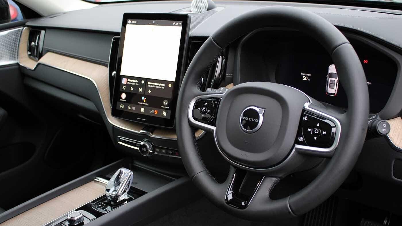 Volvo XC60 view 4