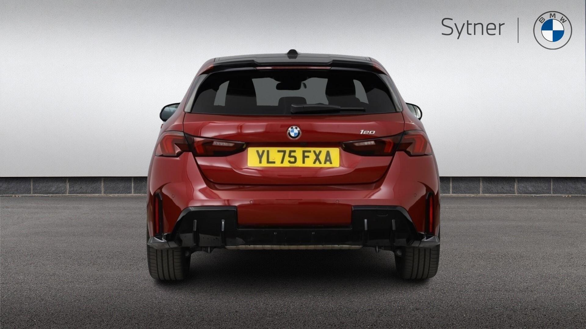 BMW 1 Series view 15