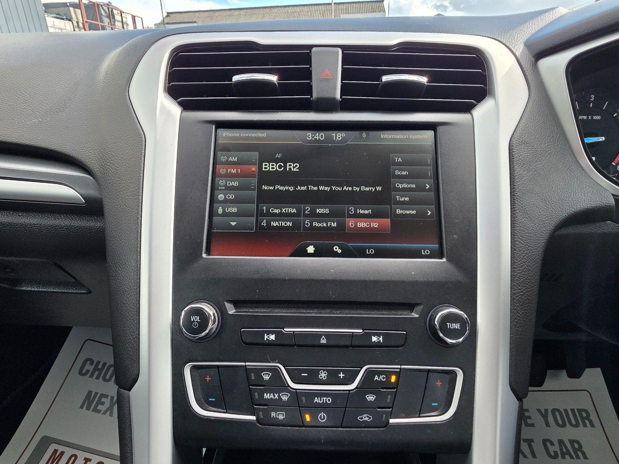 Ford Mondeo view 29