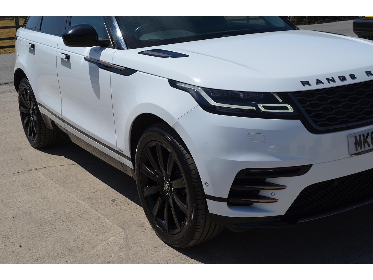 Land Rover Range Rover Velar view 38