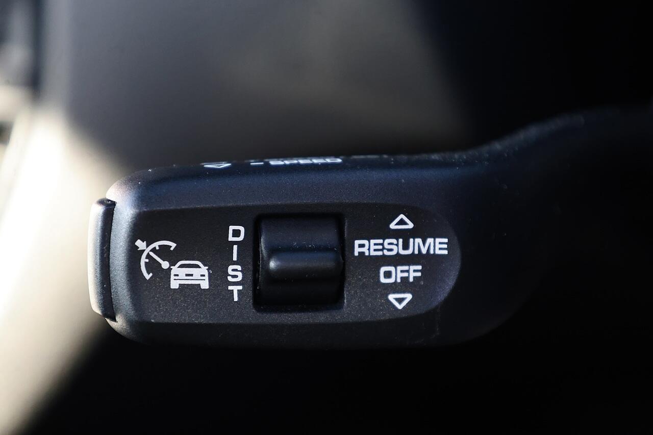 Porsche Macan view 35