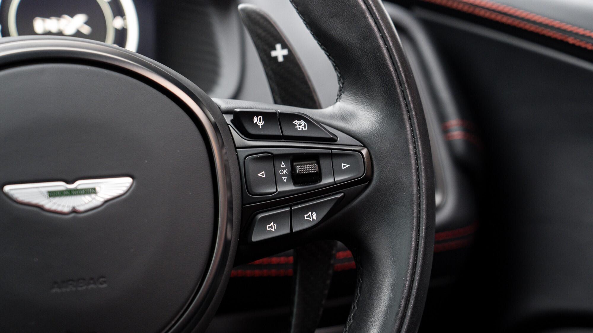Aston Martin DBX view 27