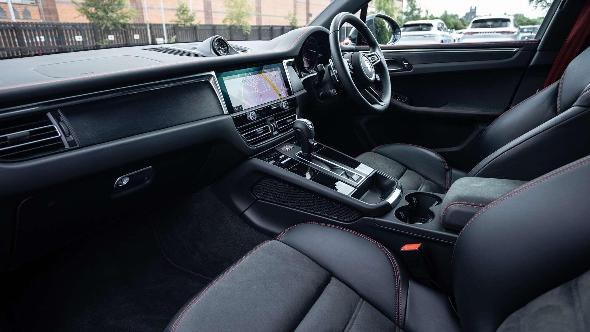 Porsche Macan view 5