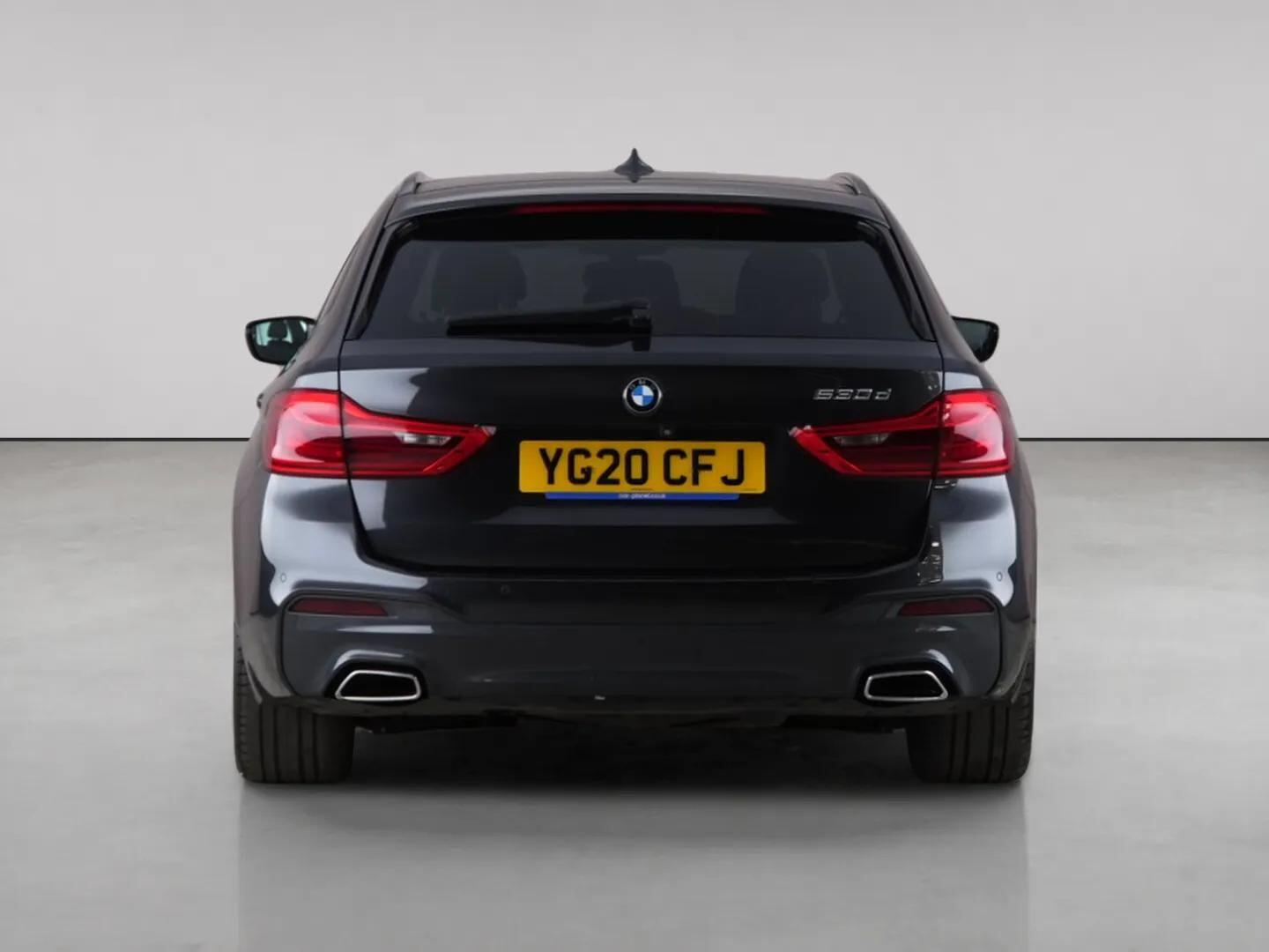 BMW 5 Series view 6