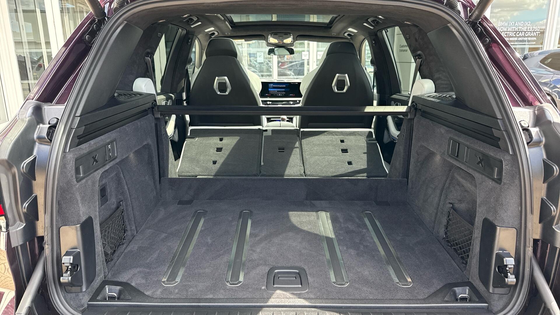 BMW X5 M view 40
