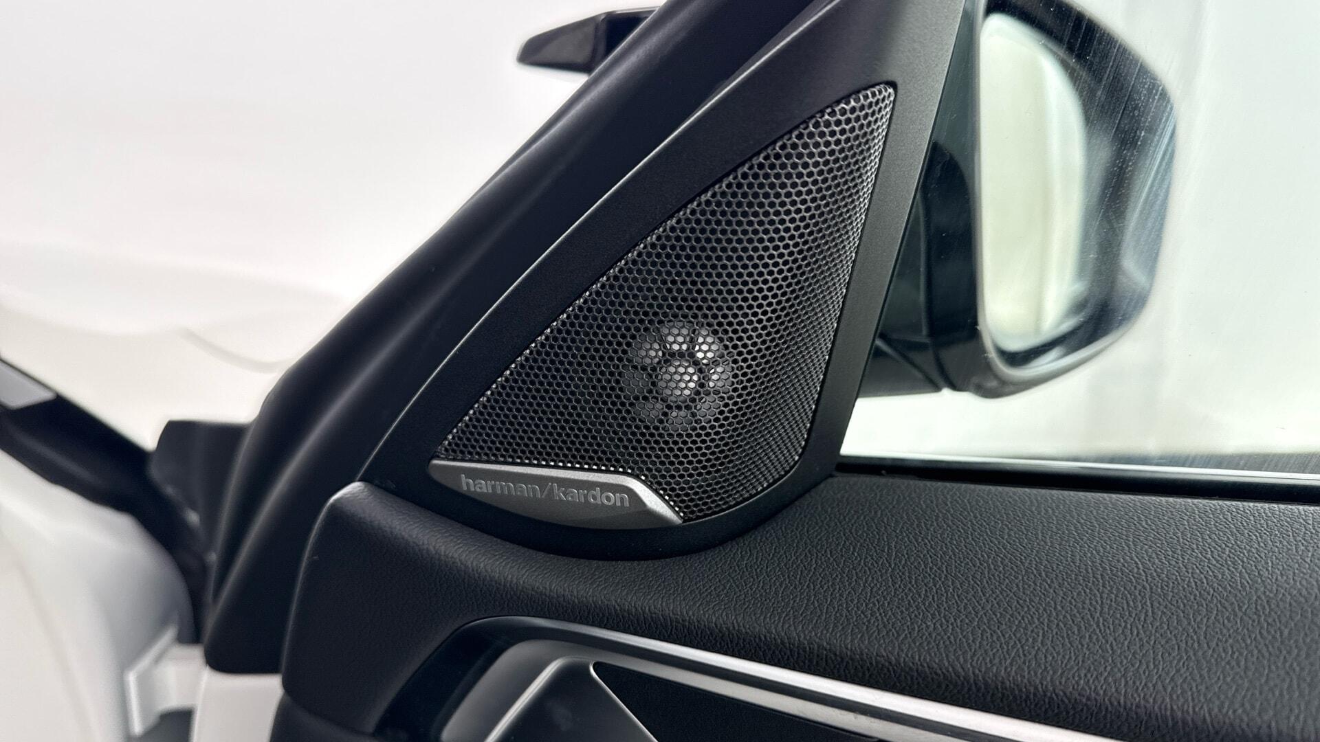 BMW M4 view 21