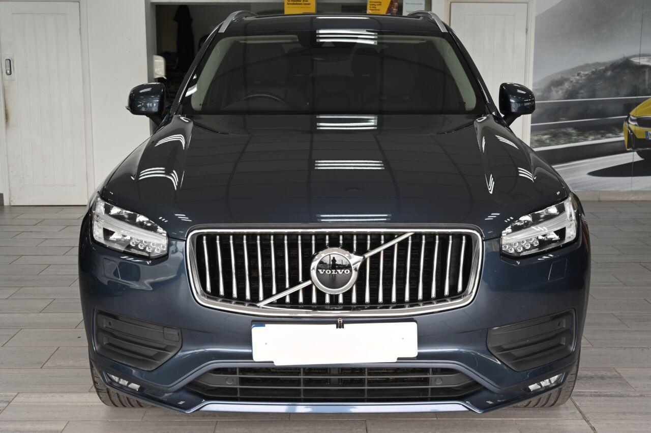 Volvo XC90 view 6