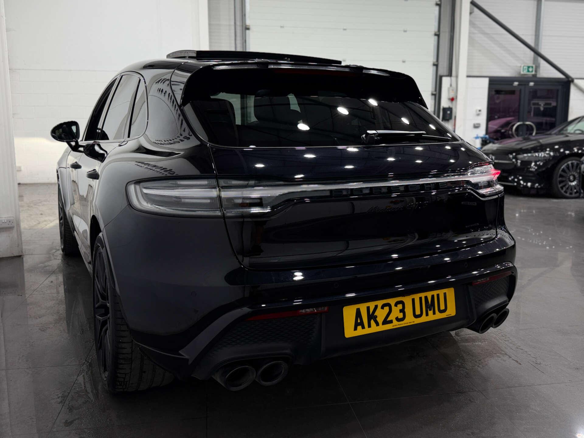Porsche Macan view 8