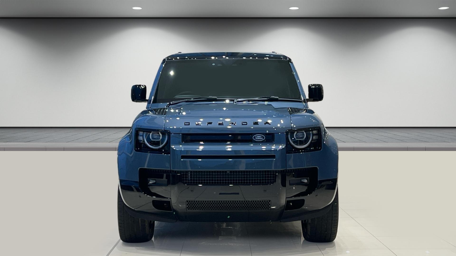 Land Rover Defender view 8