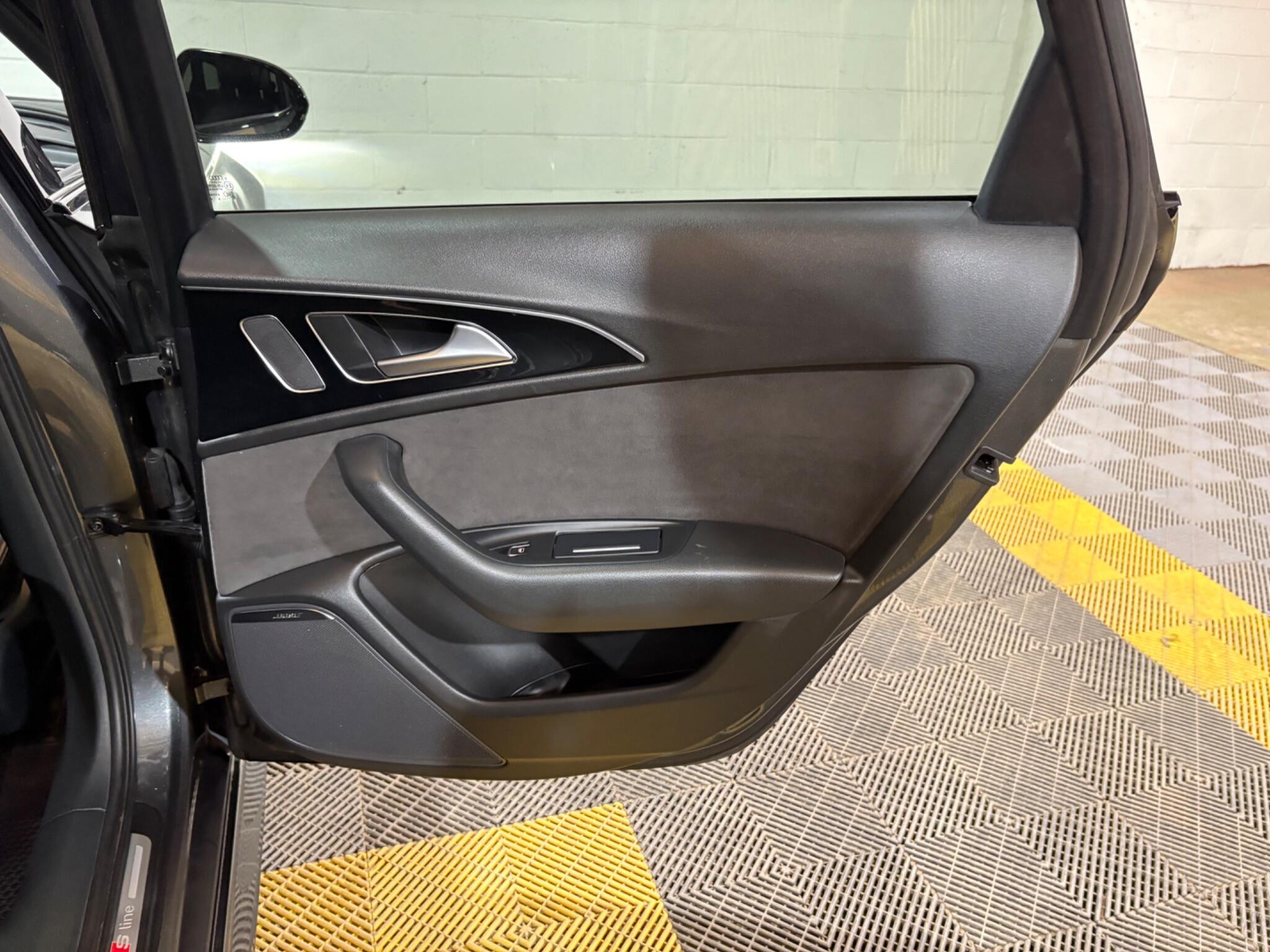 Audi A6 view 39
