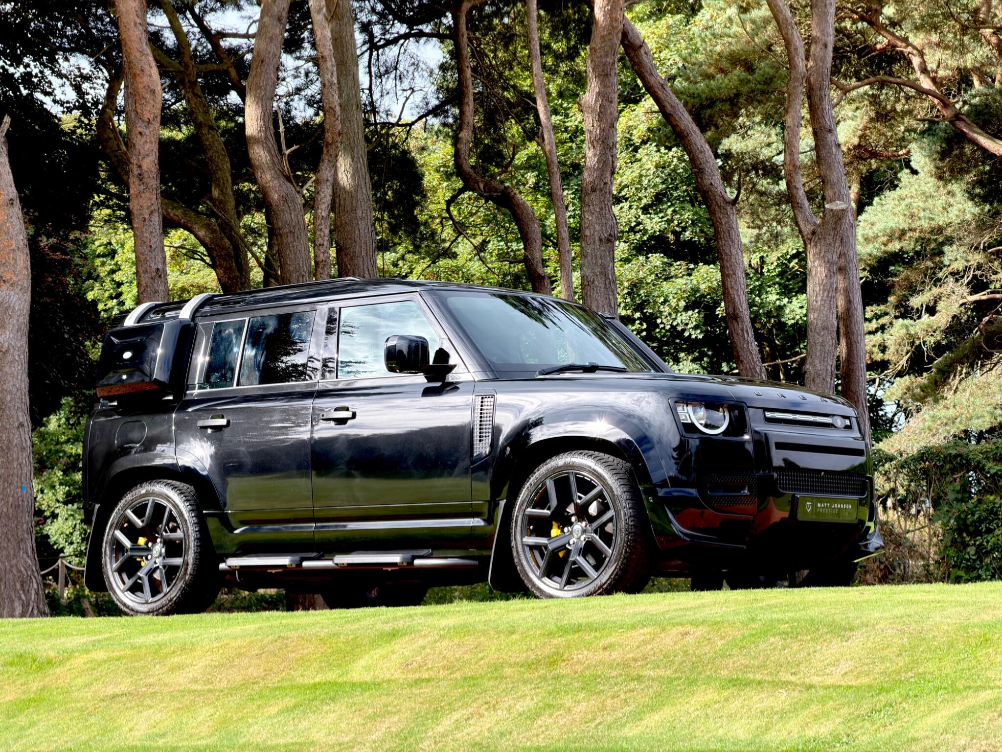Land Rover Defender 110 main image