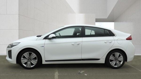 Hyundai Ioniq view 10