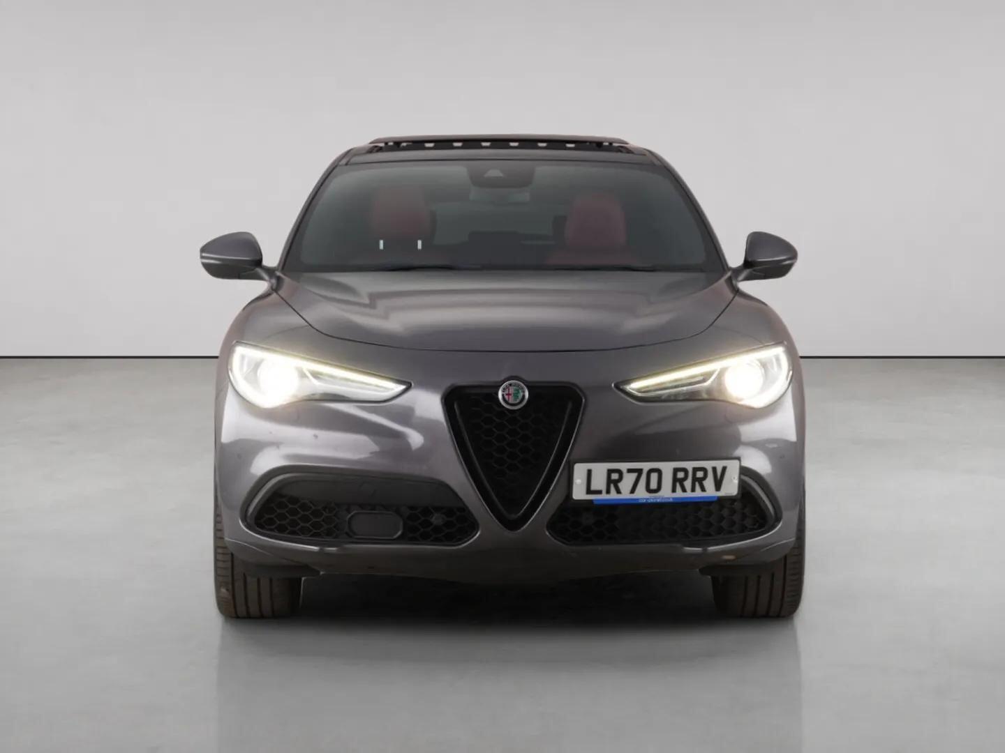 Alfa Romeo Stelvio view 5
