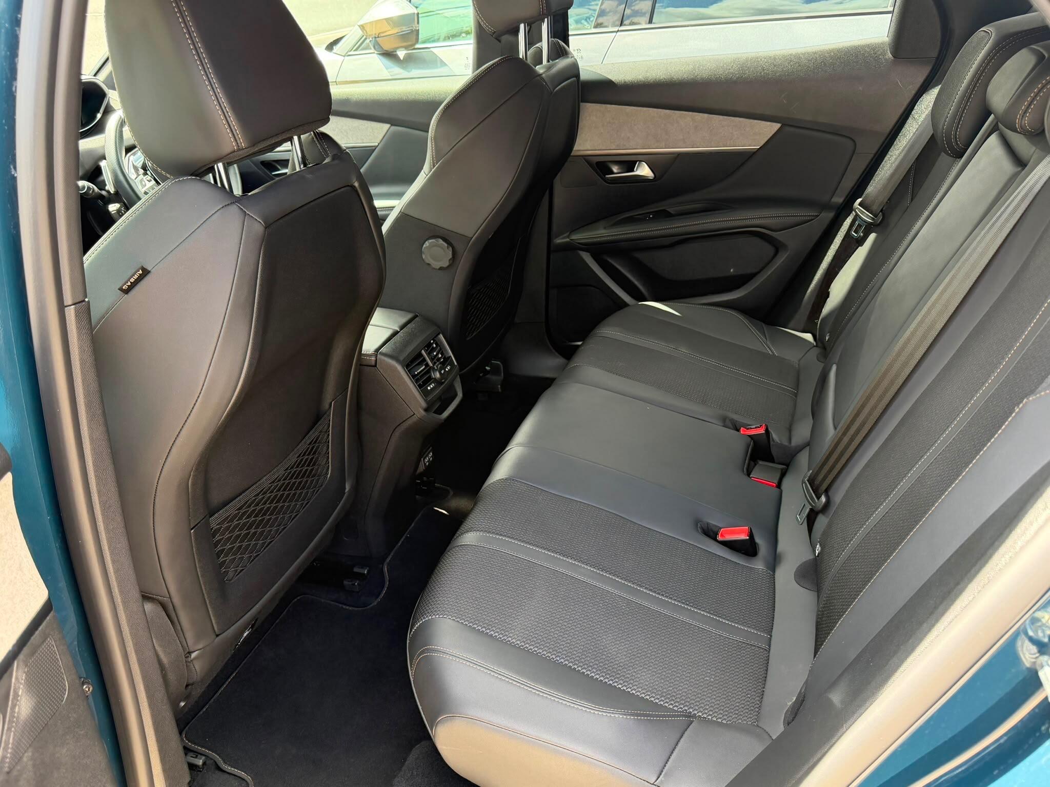 Peugeot 3008 view 10