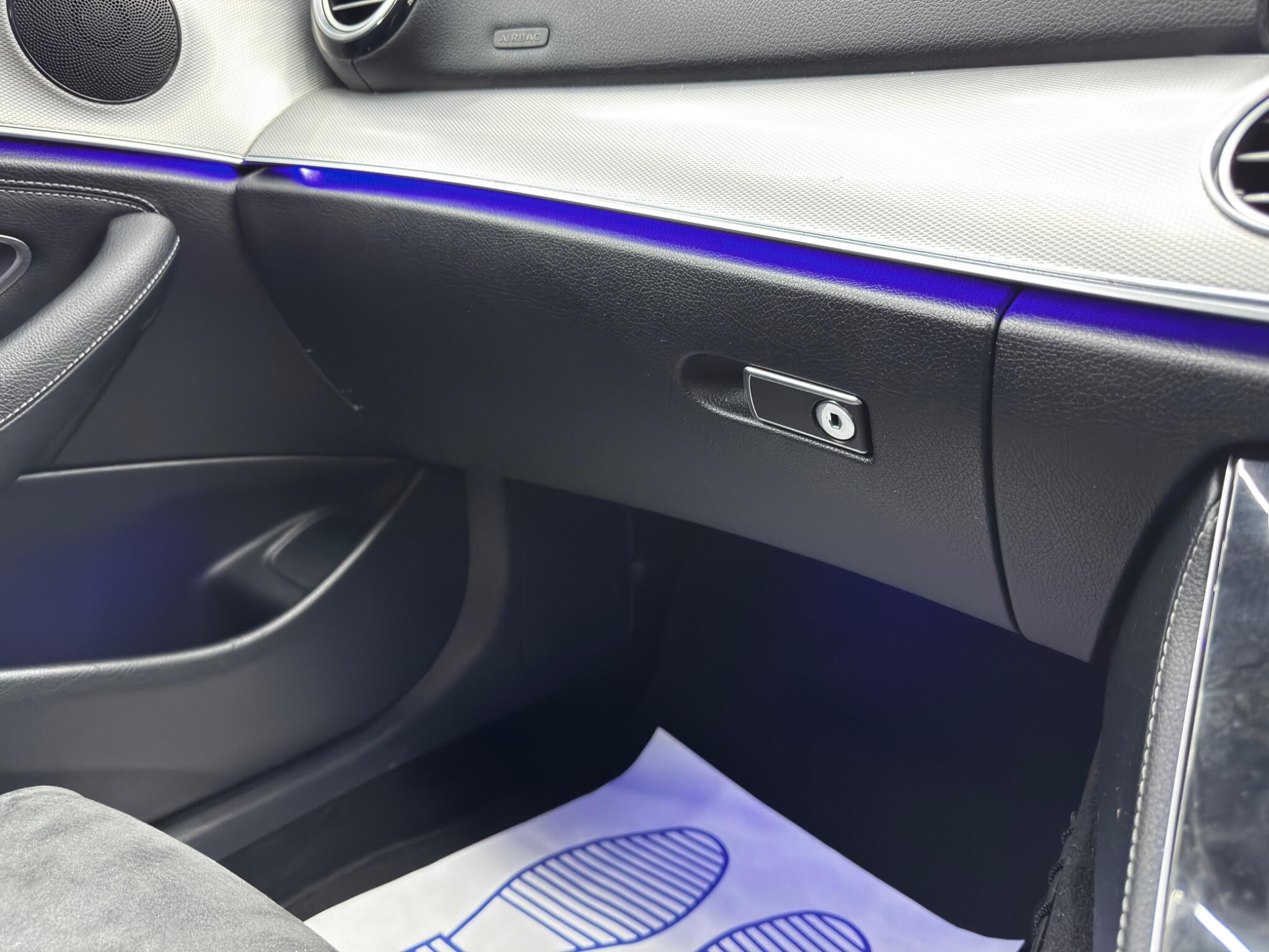 Mercedes-Benz E-Class view 36