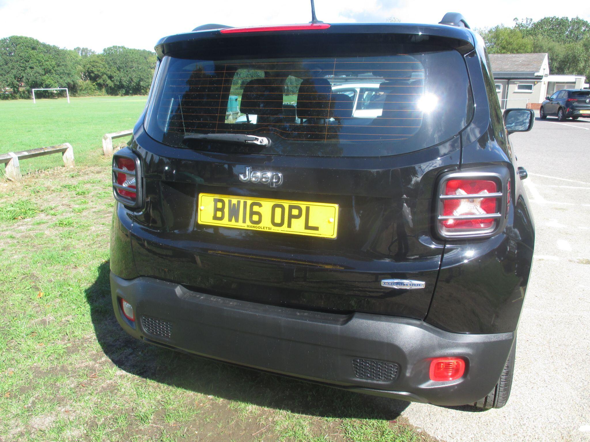 Jeep Renegade view 11