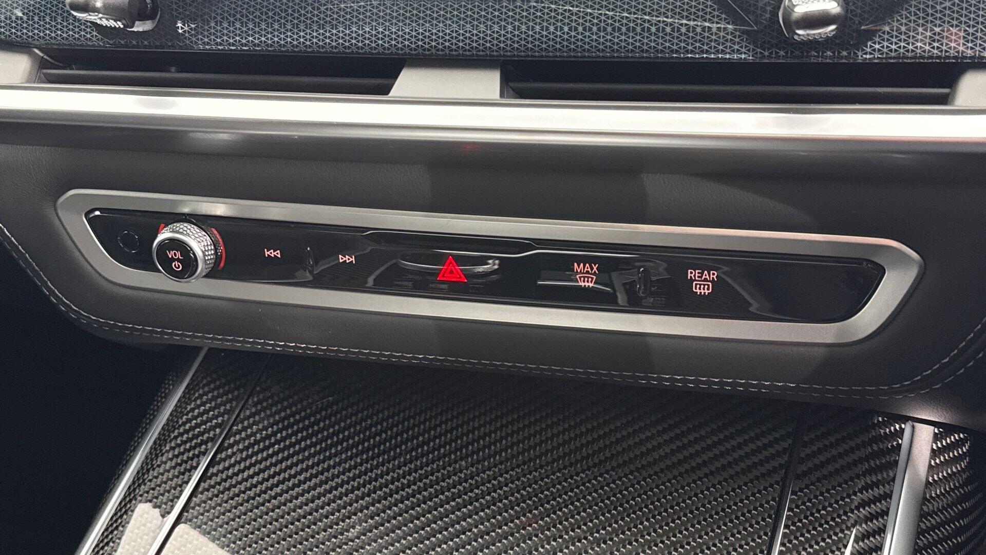 BMW X7 view 28