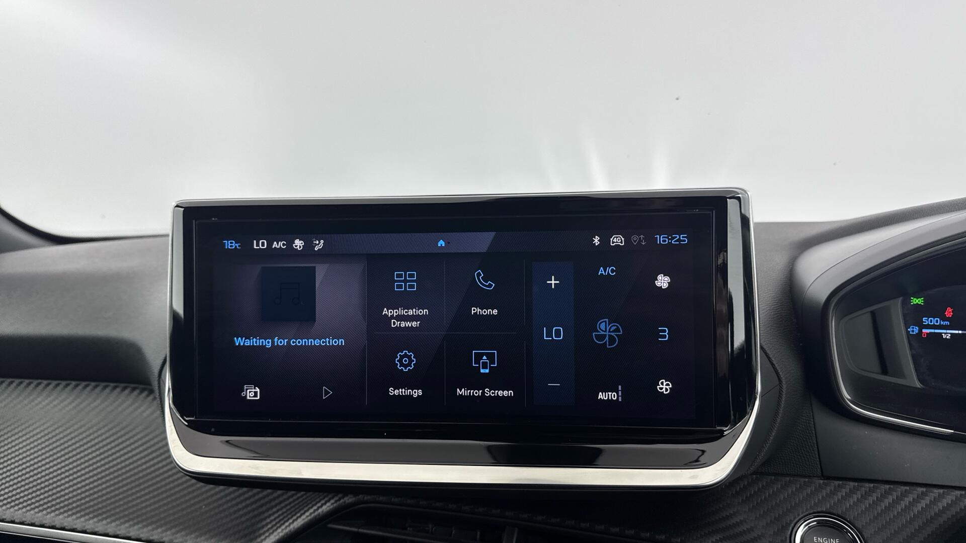 Peugeot 2008 view 12