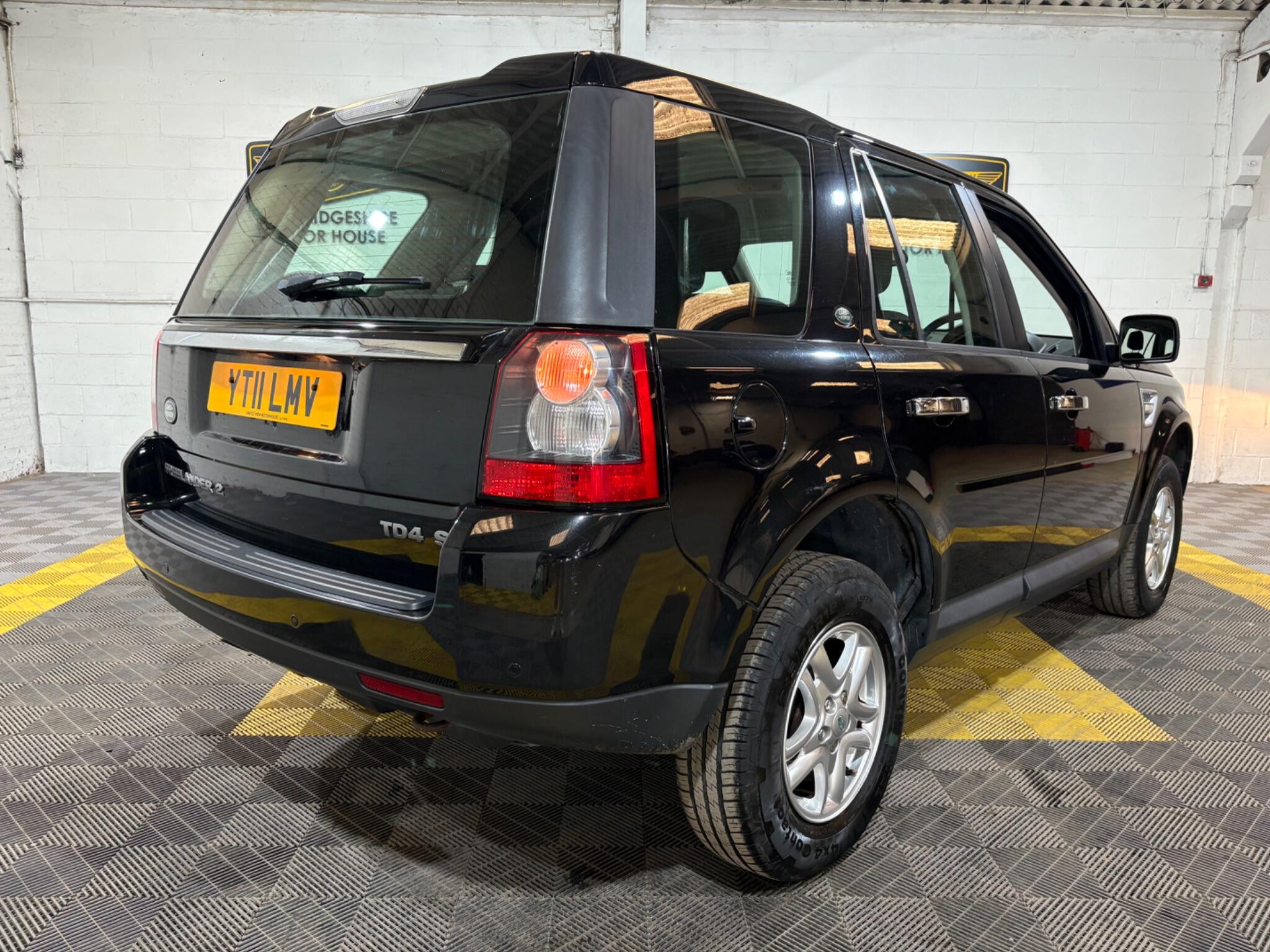 Land Rover Freelander 2 view 16