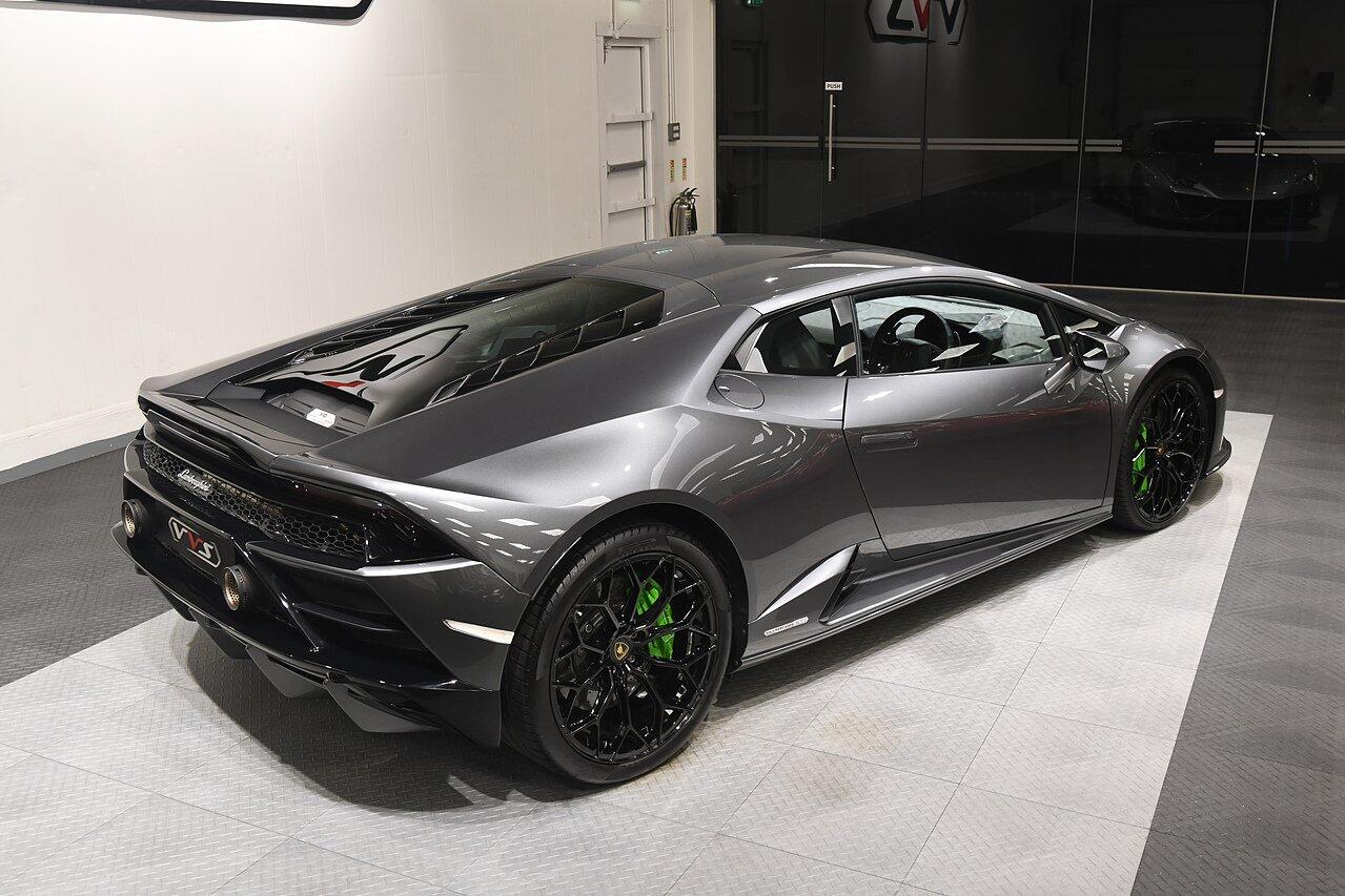 Lamborghini Huracan view 30