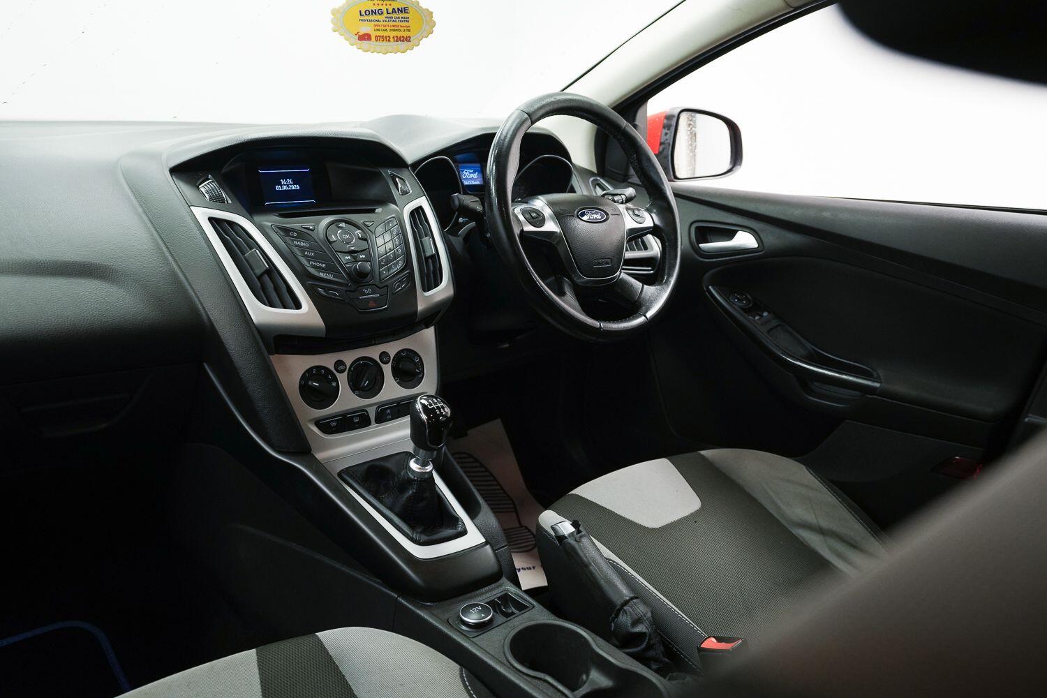 Ford Focus view 21