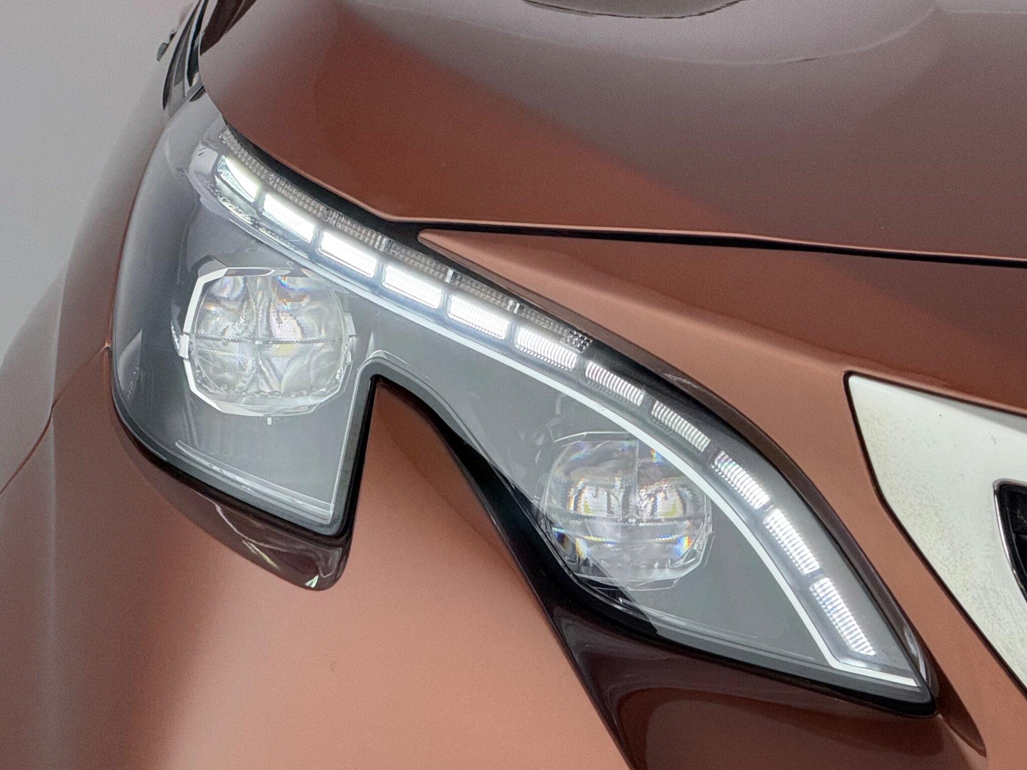 Peugeot 3008 view 4