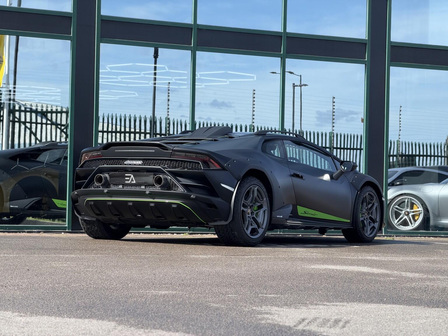 Lamborghini Huracan view 8