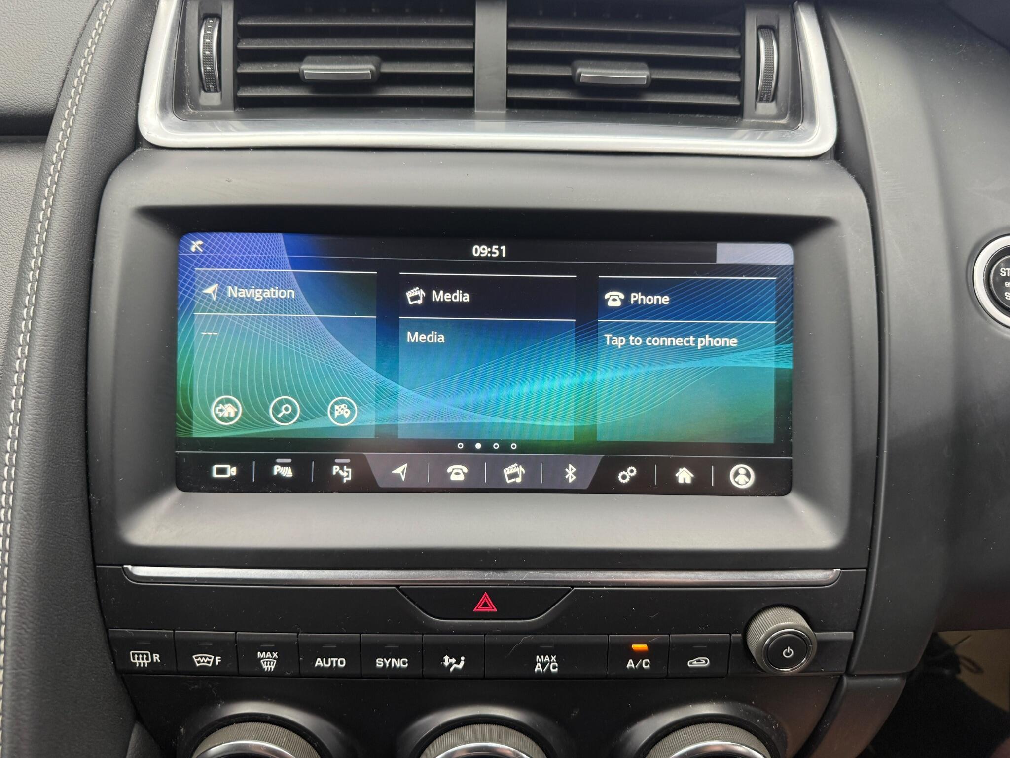 Jaguar E-Pace view 40