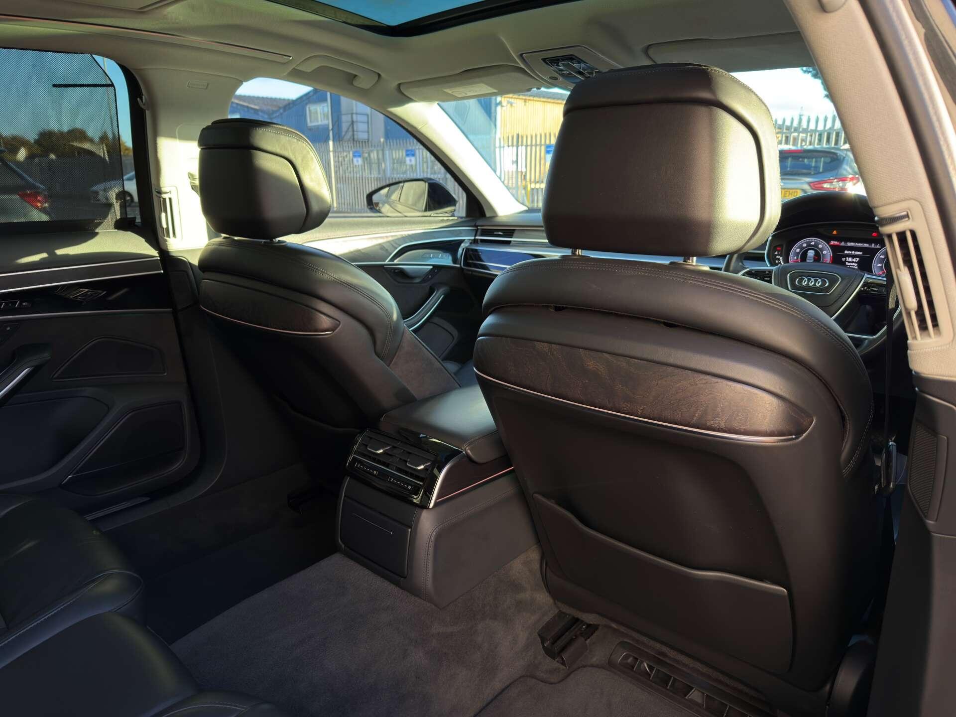 Audi A8 view 33